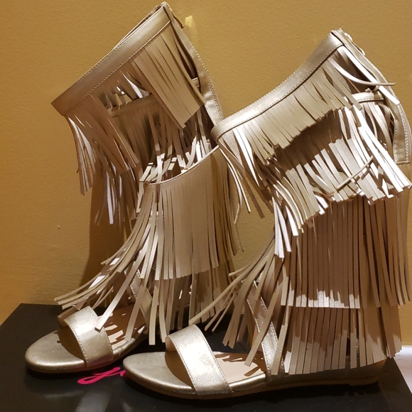 Gold gladiator, fringe sandals - Picture 1 of 5